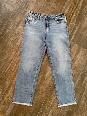 Kut from the Kloth Katy High Rise Ankle Cropped Straight Jeans with Frayed Hem